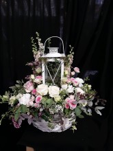 Notre zone d'activité pour ce service Fleuriste créant des bijoux en fleurs stabilisées pour un départ à la retraite près de